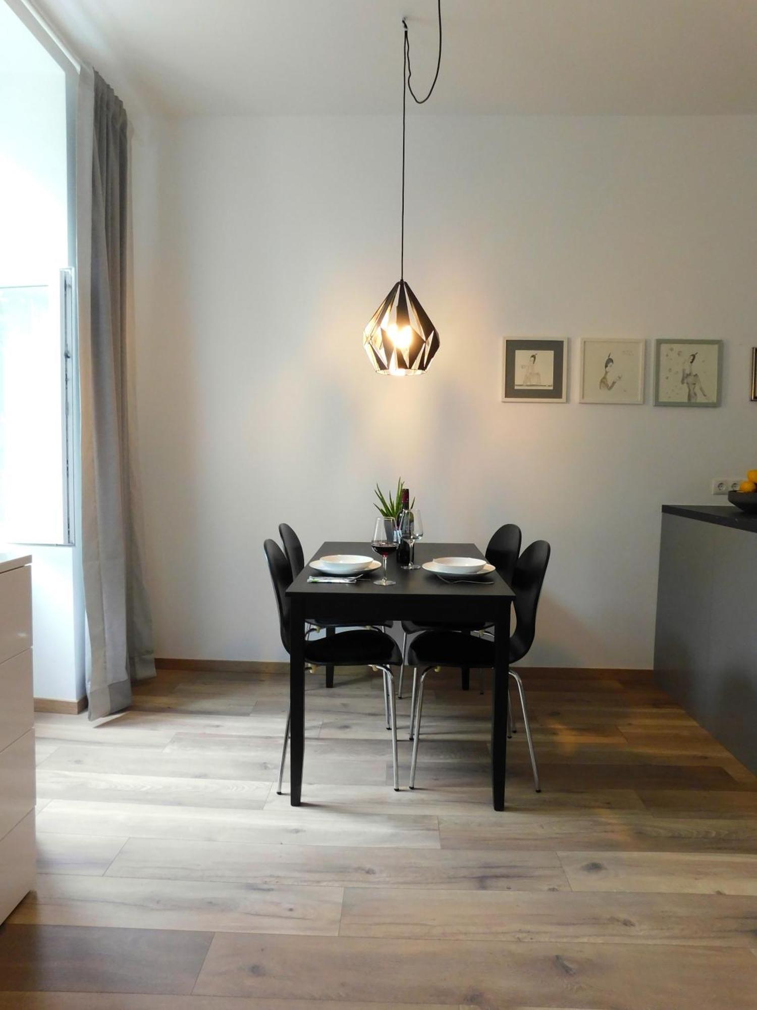 Max, Ruhige Sonnige Wohnung In Praternahe Viena Exterior foto